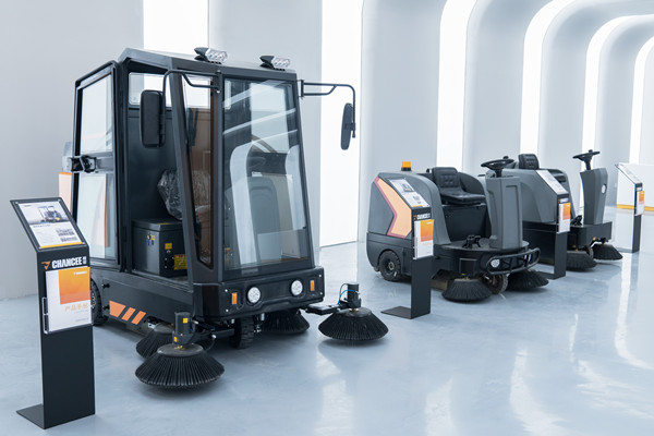  掃地機廠家的掃地機是一臺多功能的清潔設(shè)備