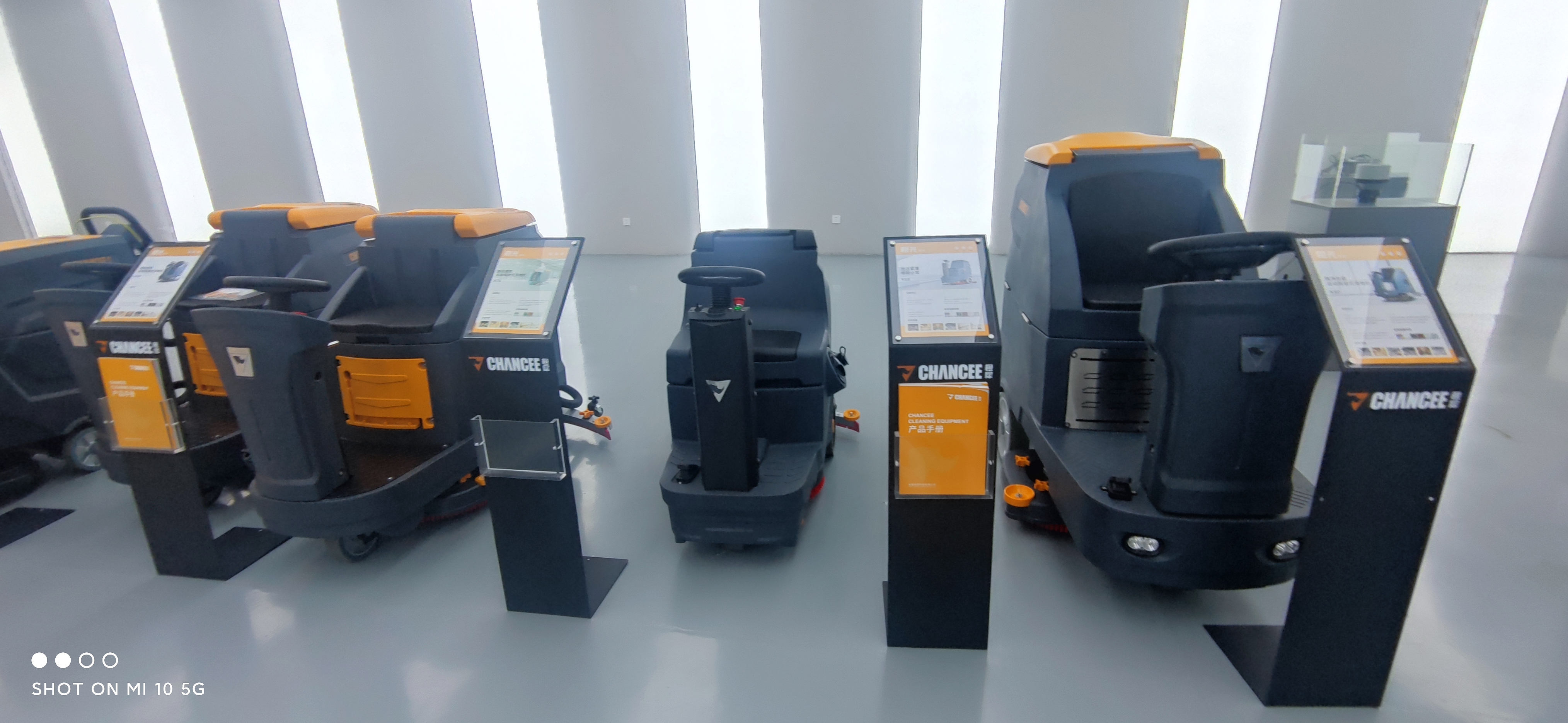 更換駕駛式洗地機的電瓶需要多少錢，貴嘛